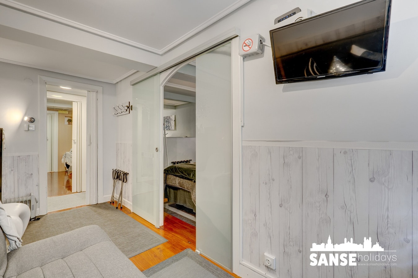 Historic building, centrally located, close to eve 56 Sanse Holidays - Apartamentos tur&iacute;sticos en San Sebasti&aacute;n