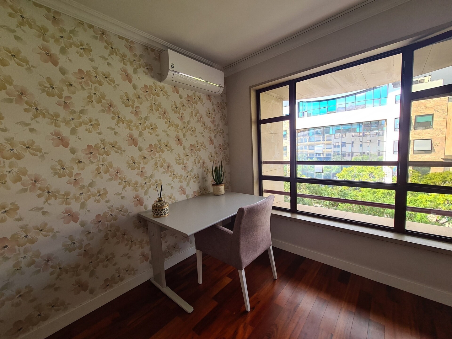 Stay In Arriaga Avenue 09 — 16
