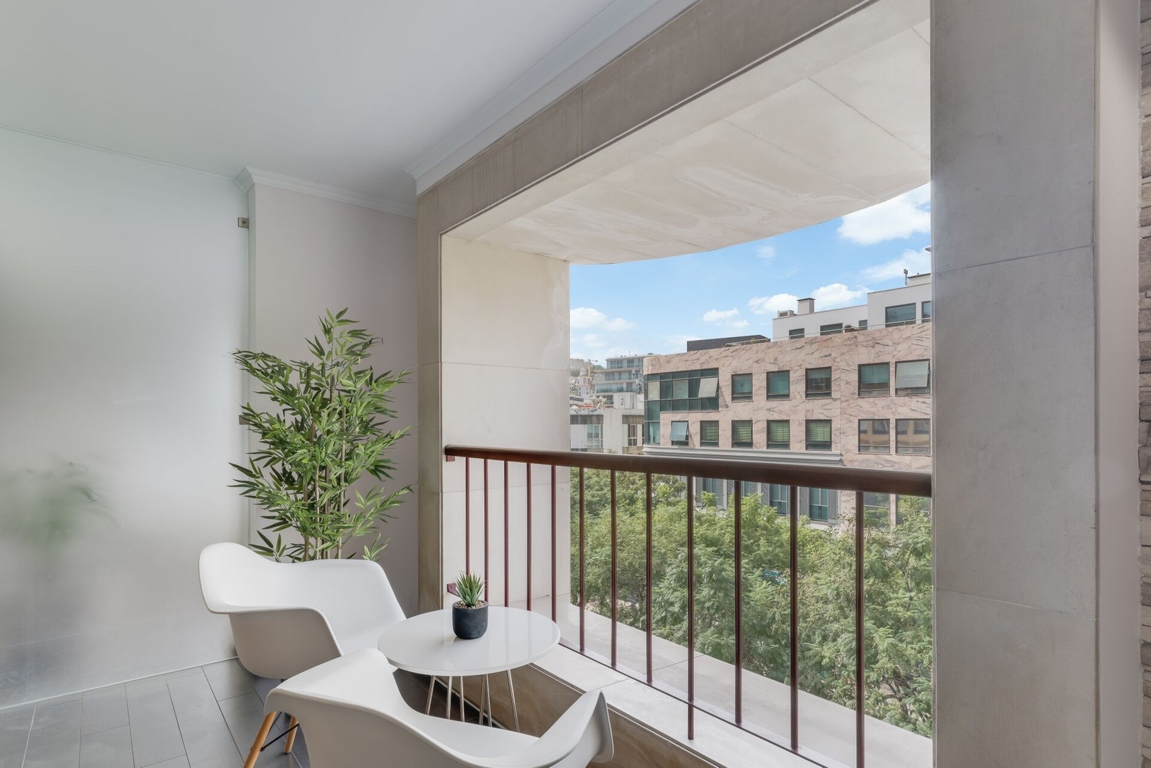 Stay In Arriaga Avenue 09 — 14