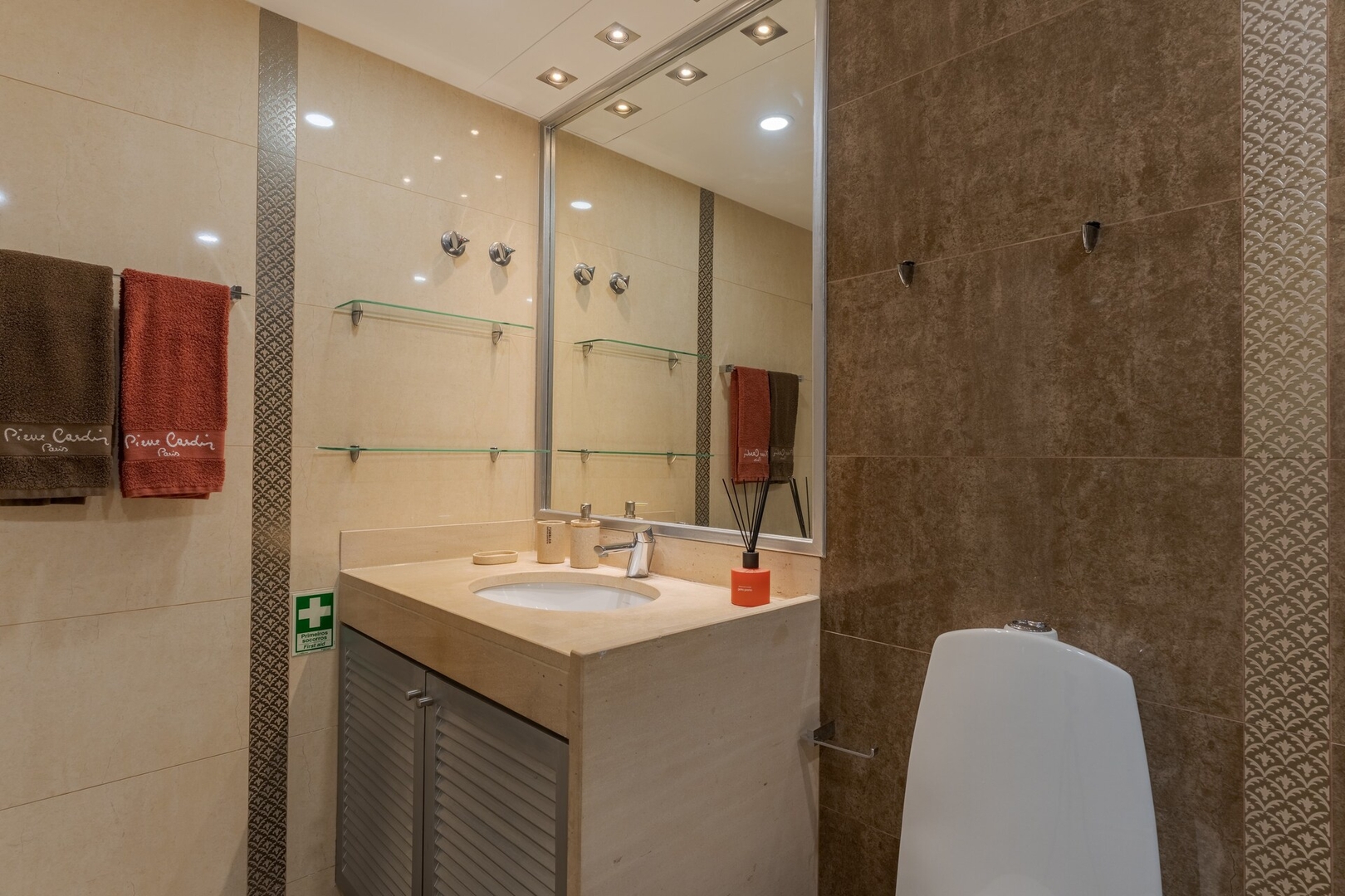 Stay In Avenue Arriaga 10 — 15