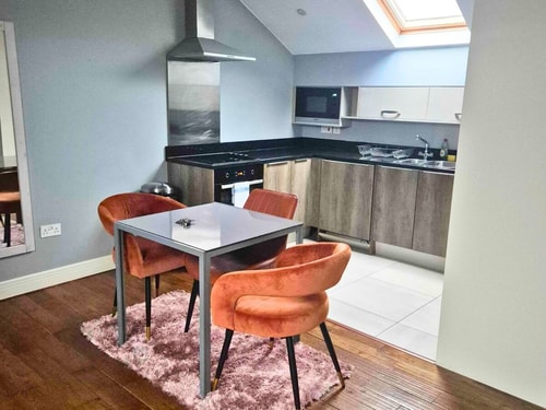 Boutique 2BR Stay in the UK’s Coolest Neighborhood