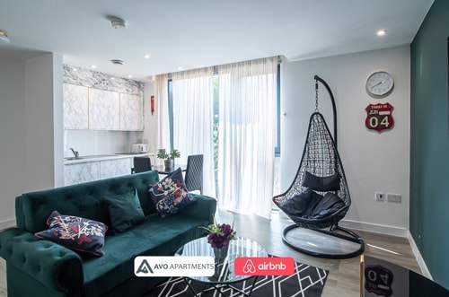 Urban Studio Perfect for City Explorers – APT 20