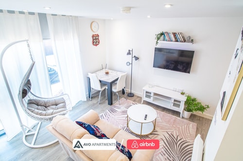 Contemporary Studio Close to City – APT 10