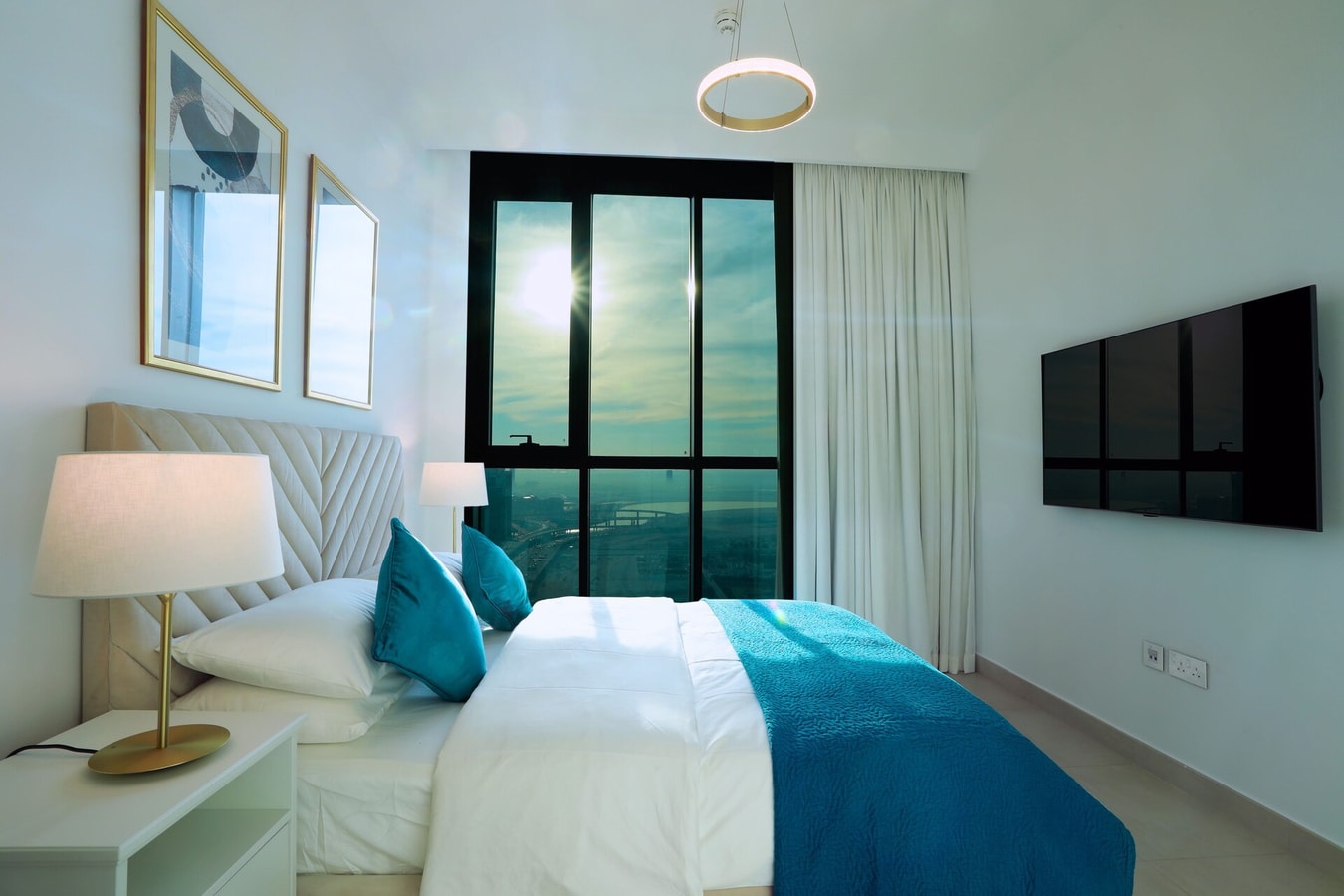 2BR Stylish Corner Unit with Dubai Mall Access gallery image 9