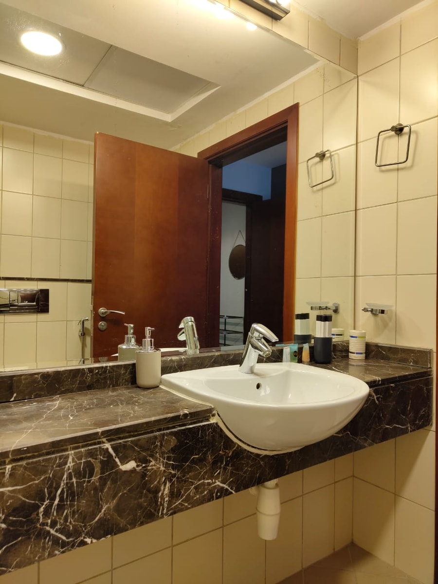 Charming & Comfortable 1BR | Jumeirah Bay X1| JLT gallery image 21