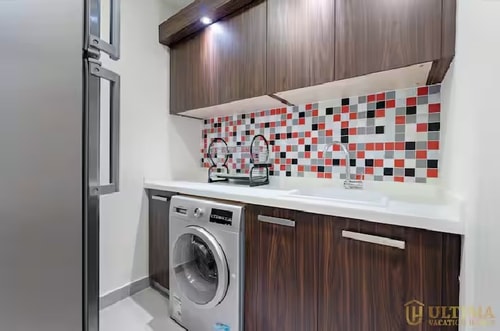 Seaside Elegance | Stunning 1 BR Palm Jumeirah 2 Ultima Homes
