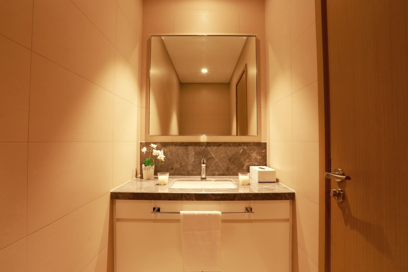 Modern 1BR with Dubai Mall AccesslDowntown Views I gallery image 7