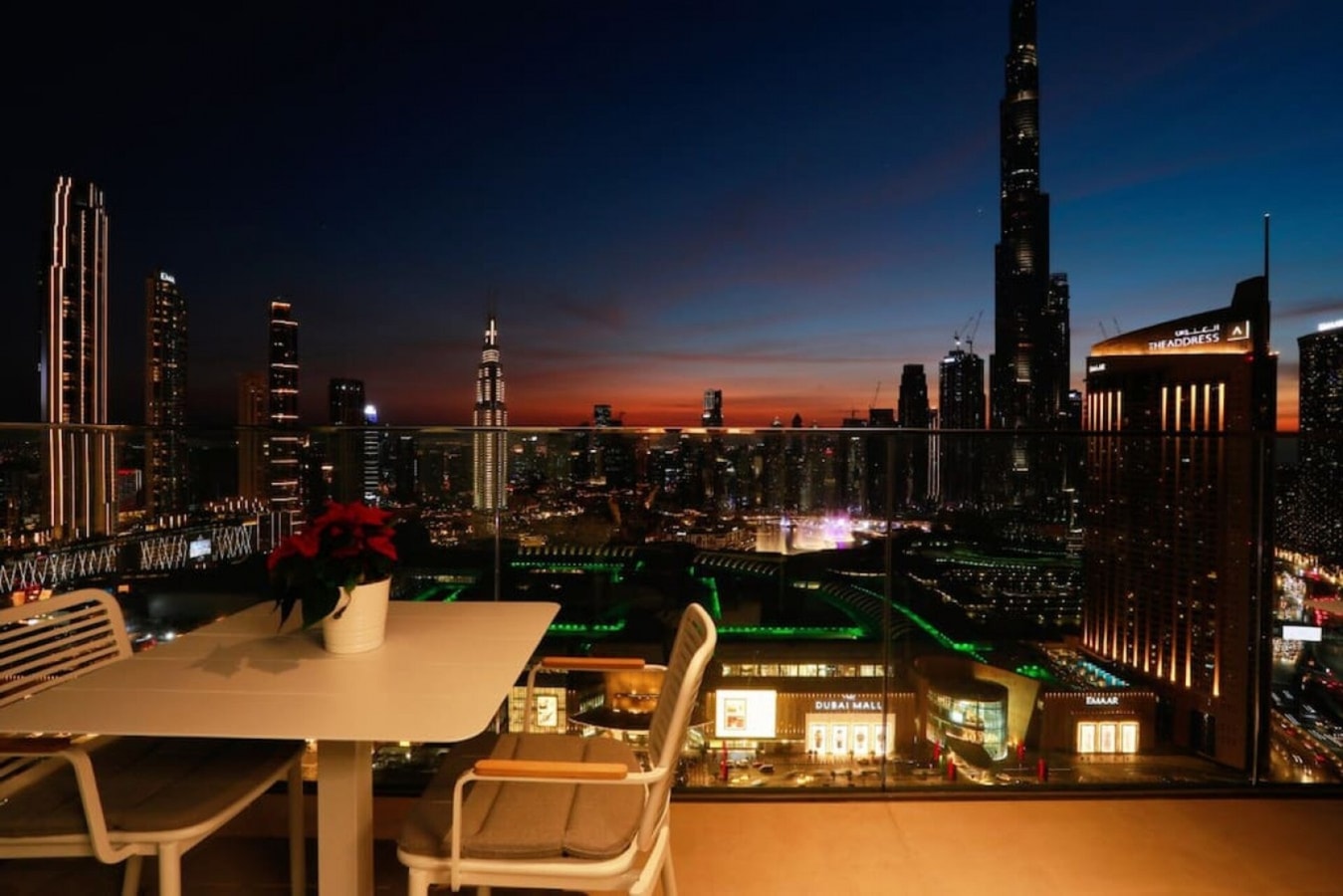 2BR with Burj Khalifa View-Dubai Mall access gallery image 3