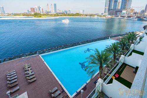 Seaside Elegance | Stunning 1 BR Palm Jumeirah 14 Ultima Homes