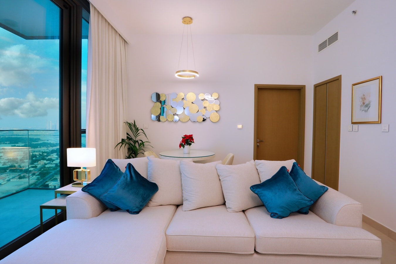 Modern 1BR with Dubai Mall AccesslDowntown Views I gallery image 5