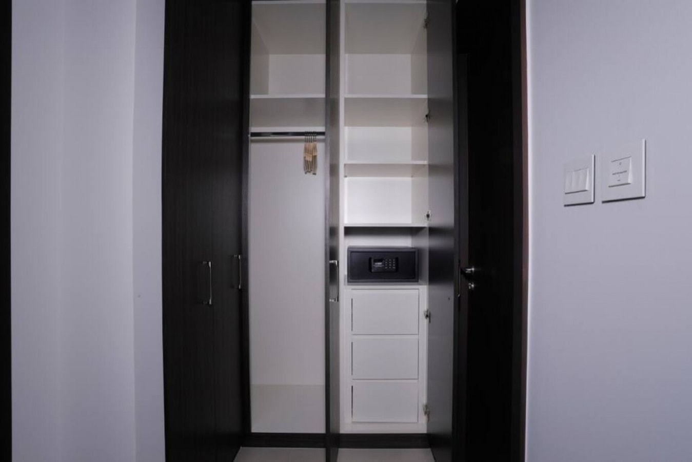 Magnificent 2BR with Burj Khalifa-Fountain views gallery image 14