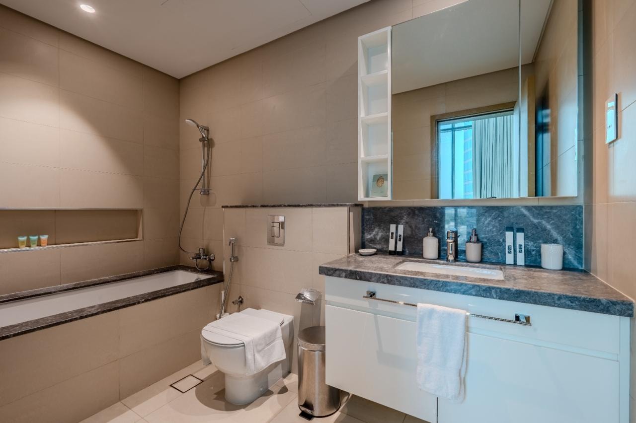 Stylish 1BR Steps from Dubai Mall | Skyline Views gallery image 5