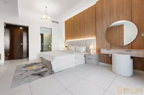 Seaside Elegance | Stunning 1 BR Palm Jumeirah 13 Ultima Homes