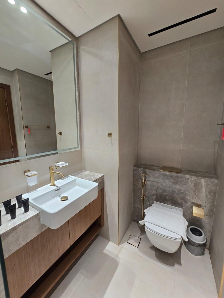 Luxurious Studio in Trillionaire Residences gallery image 1