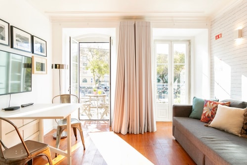 Lisbon charming balcony flat w/ air conditioner! Project Habitat | Property management