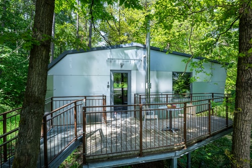 edelforst Baumhäuser: Haus am Teich