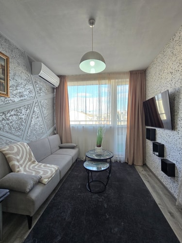 Square Slivnitsa 2BR apt 5 minutes from top center