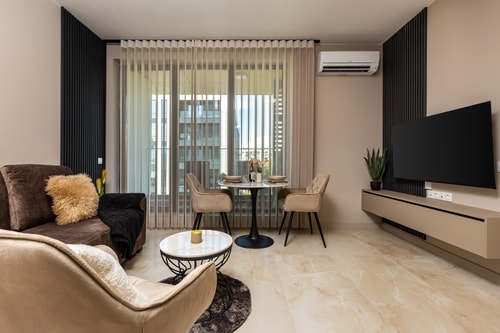 Royal Garden apartment with Private Parking