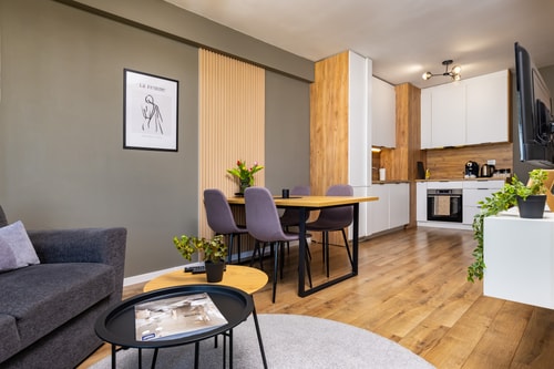 Modern 2BR apt in WestPoint close to Medical Uni
