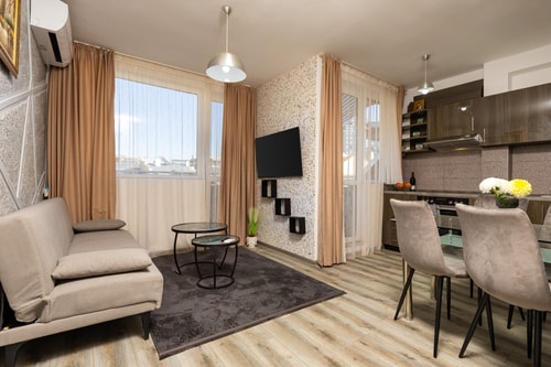 Square Slivnitsa 2BR apt 5 minutes from top center