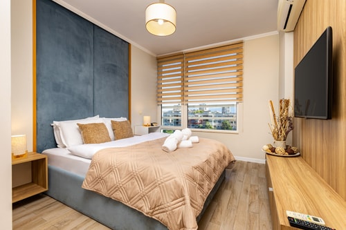 Royal City 1 BR apartment in highest floor
