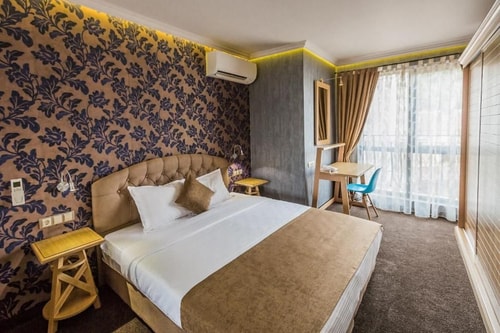 8 1/2 Art Guest House Plovdiv - Junior Suite art