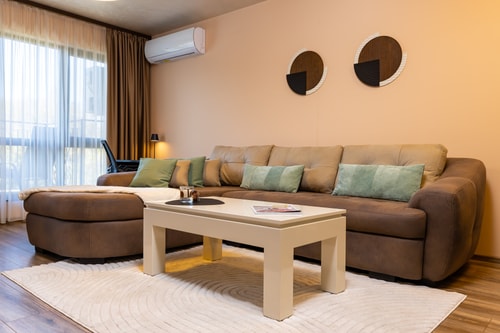 Warm & Spacious 1BR Apt – Brownie