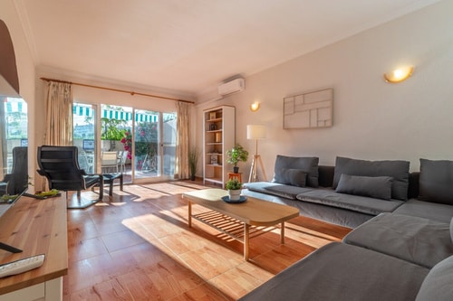 Torreblanca Patio Family Retreat