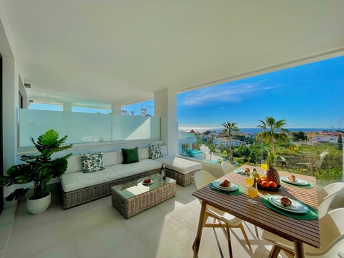 Santa Barbara Heights -  Pool, gym, BBQ.