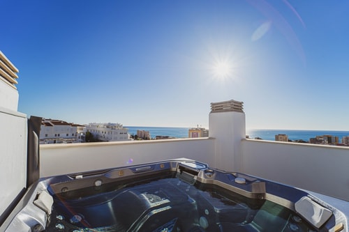 Relaxing Home with Exclusive Jacuzzi and Pool