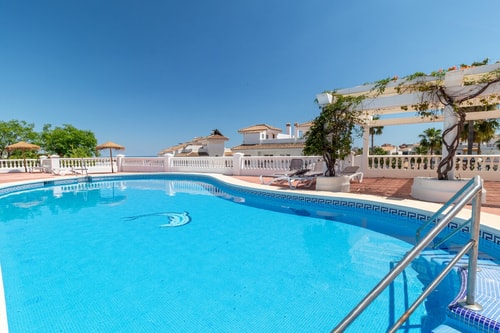 Casa Benalmar with share pool