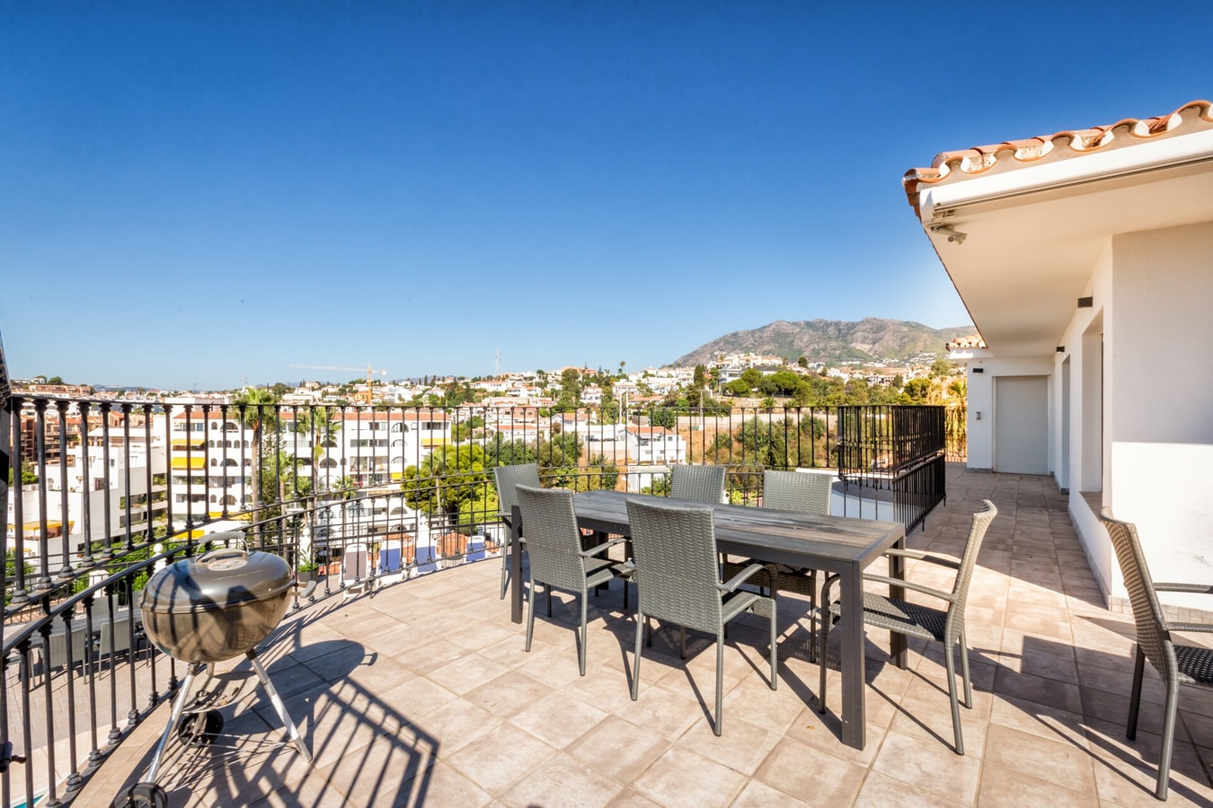 Nogali - Private heated pool-BBQ-sea view-parking 18 LYX homes