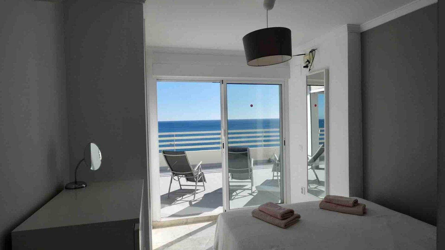Stella - First line Penthouse with private parking 11 LYX homes