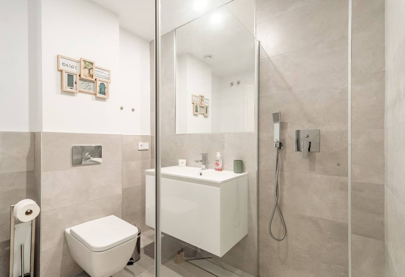 Castle View 2 - Heated pool, gym 30 LYX homes