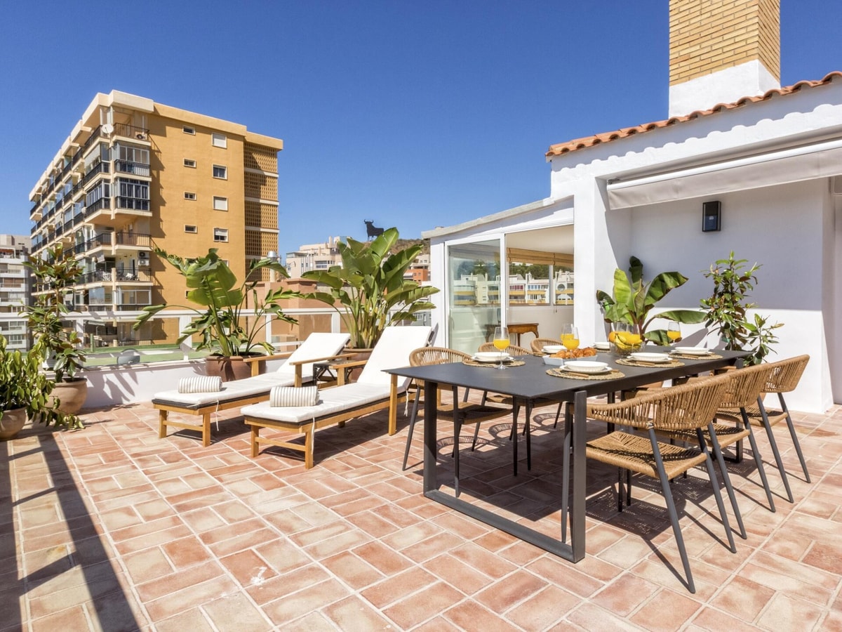 Beachfront penthouse with spectacular sea views 22 LYX homes