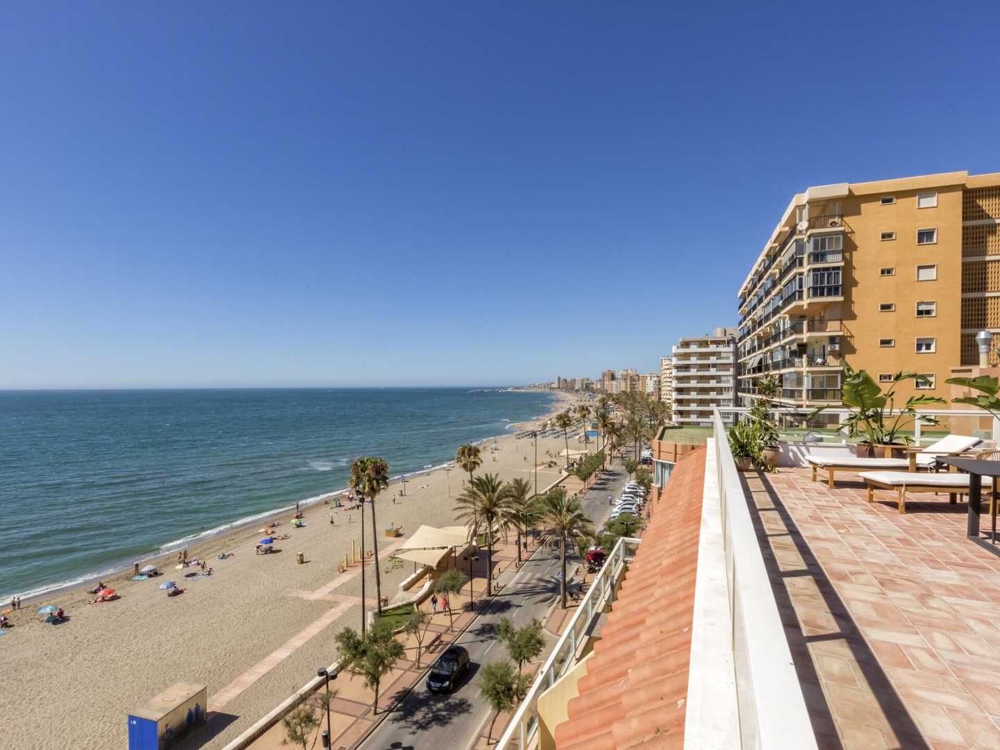 Beachfront penthouse with spectacular sea views 18 LYX homes