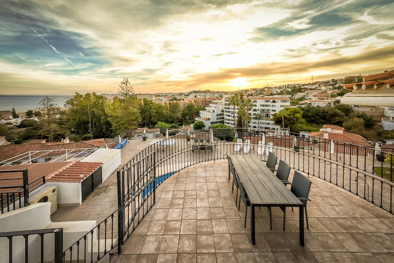Nogali - Private heated pool-BBQ-sea view-parking 76 LYX homes