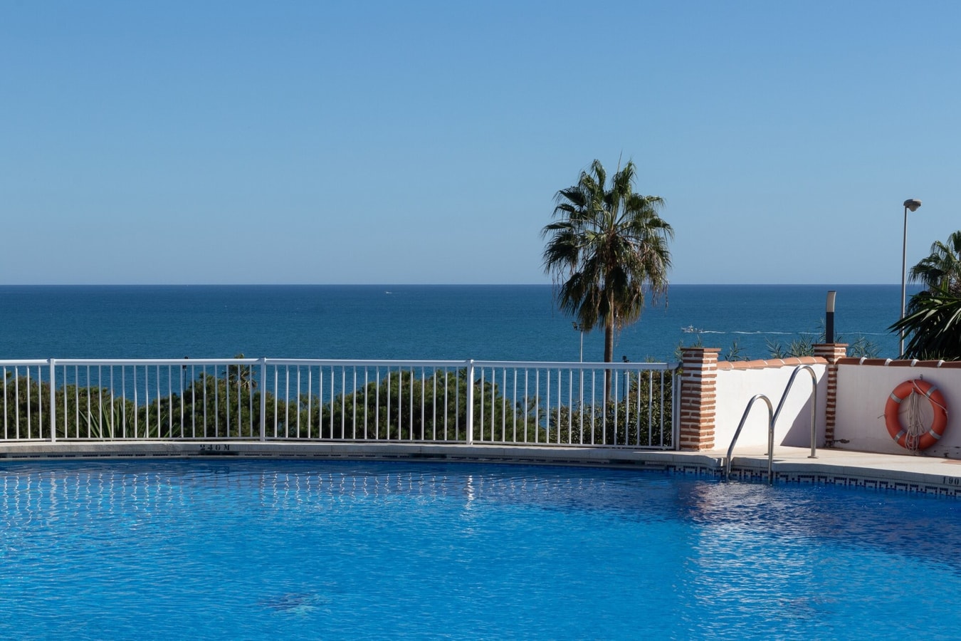 Castle & Sea Retreat: Stunning Views by Castle 30 LYX homes