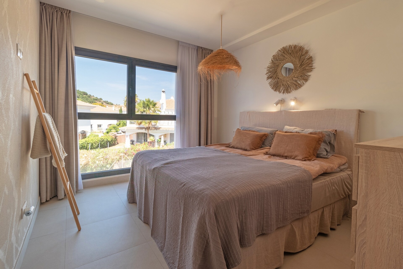 One Heights with panoramic views & shared pool 45 LYX homes