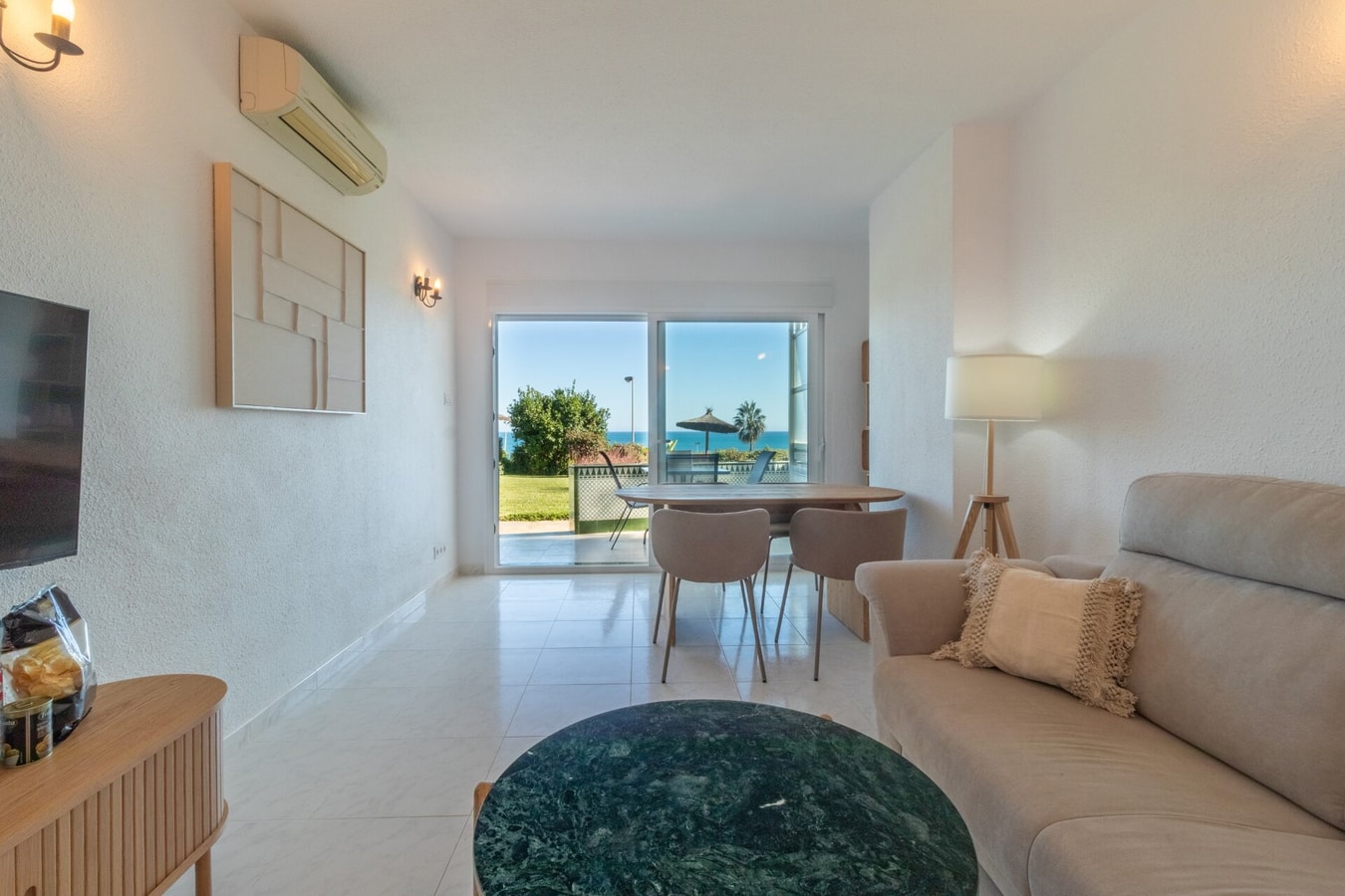 Castle & Sea Retreat: Stunning Views by Castle 1 LYX homes