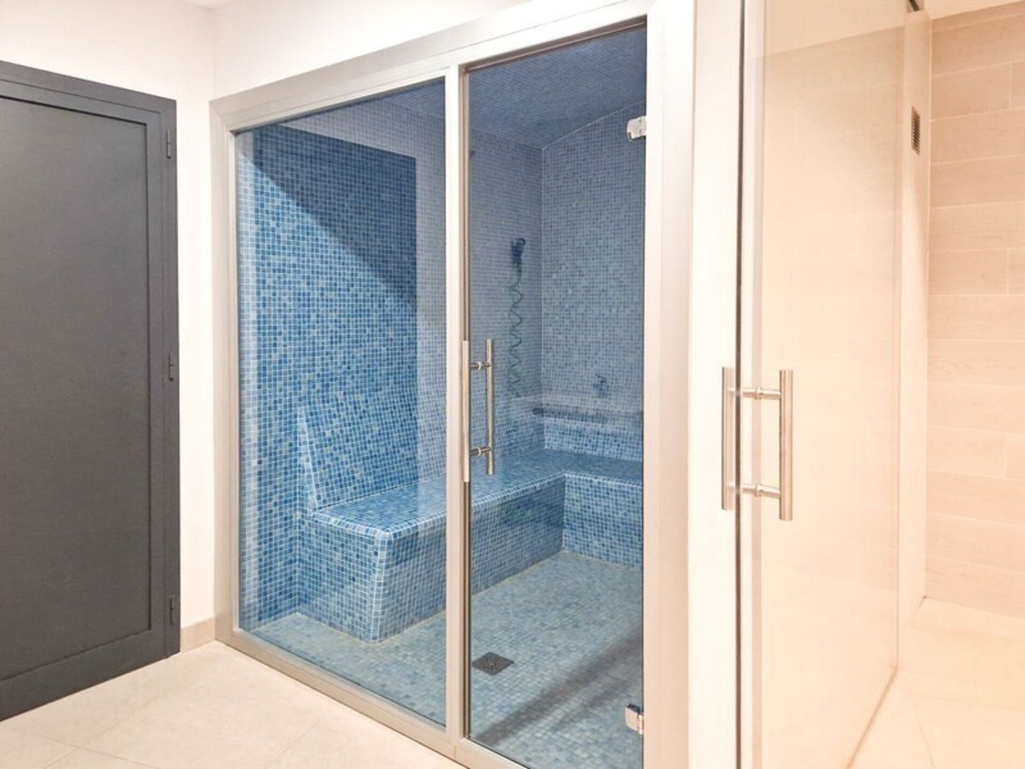 One Heights with panoramic views & shared pool 37 LYX homes