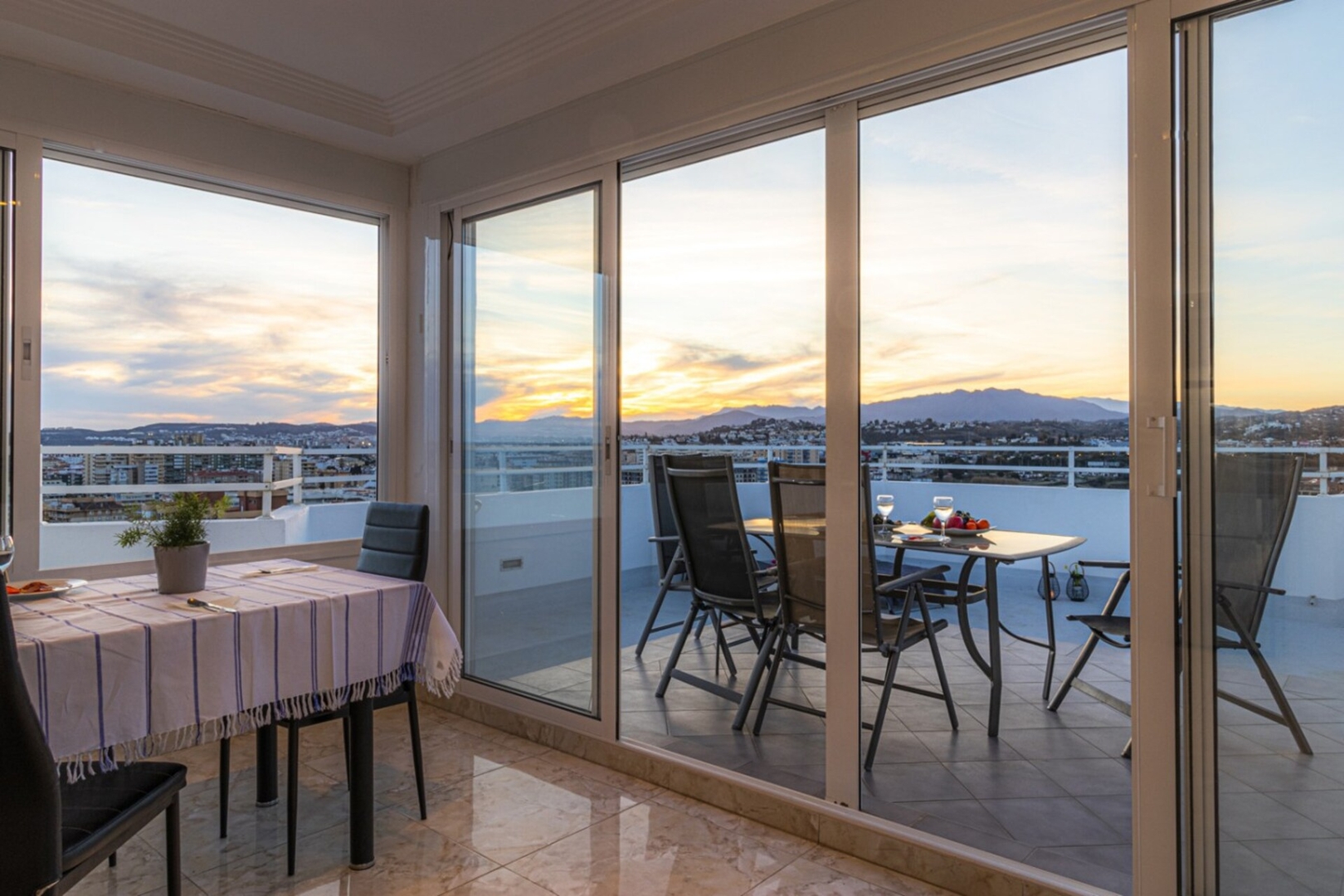 Ronda 3 frontline Penthouse in Los Boliches 11 LYX homes