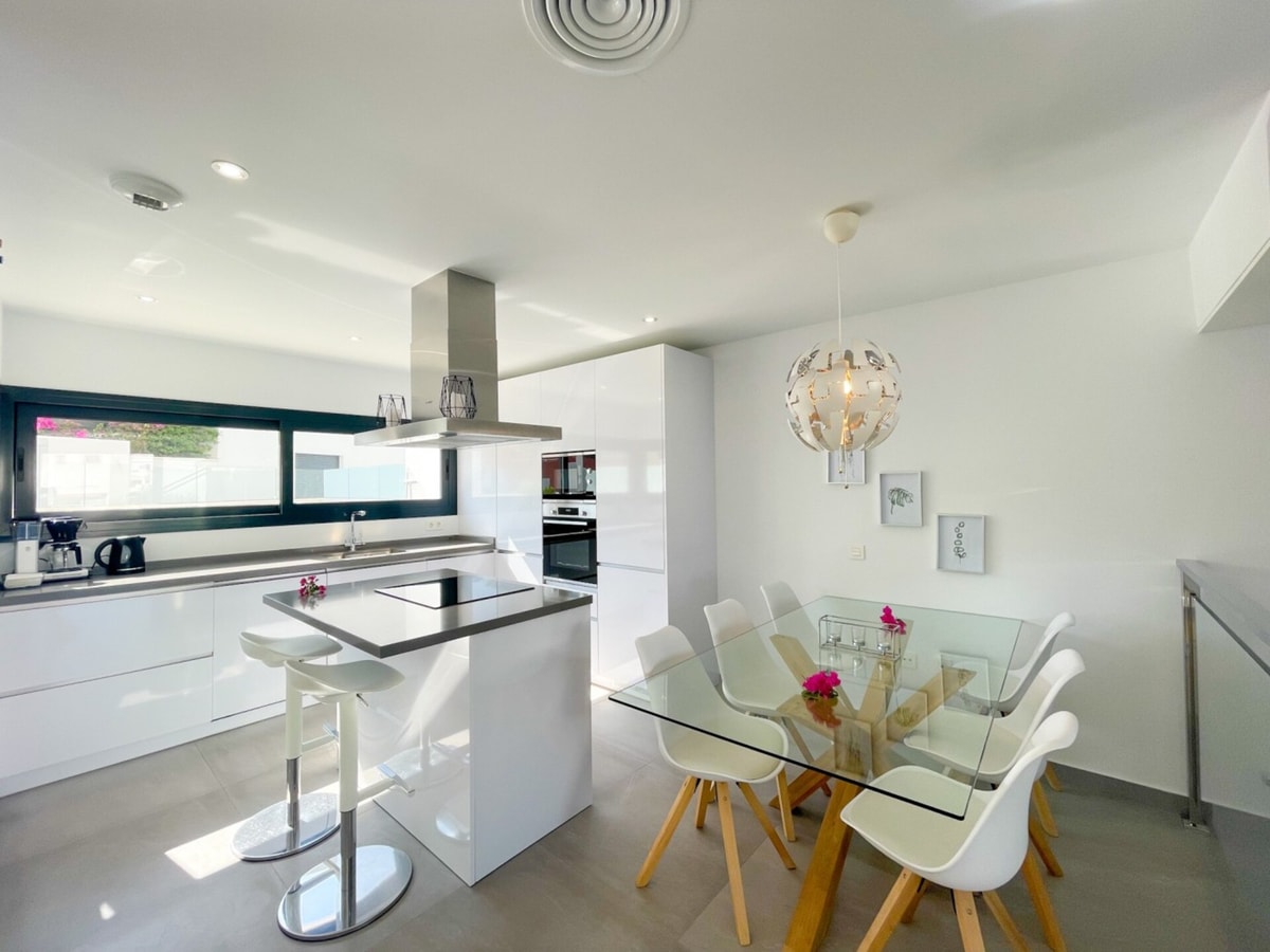 Casa Vistamar - Lovely family home with pool & BBQ 3 LYX homes