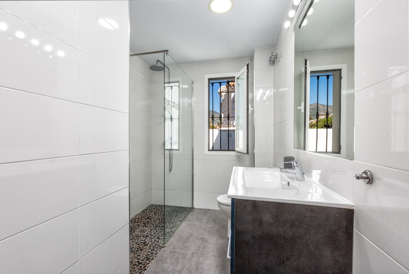 Nogali - Private heated pool-BBQ-sea view-parking 29 LYX homes