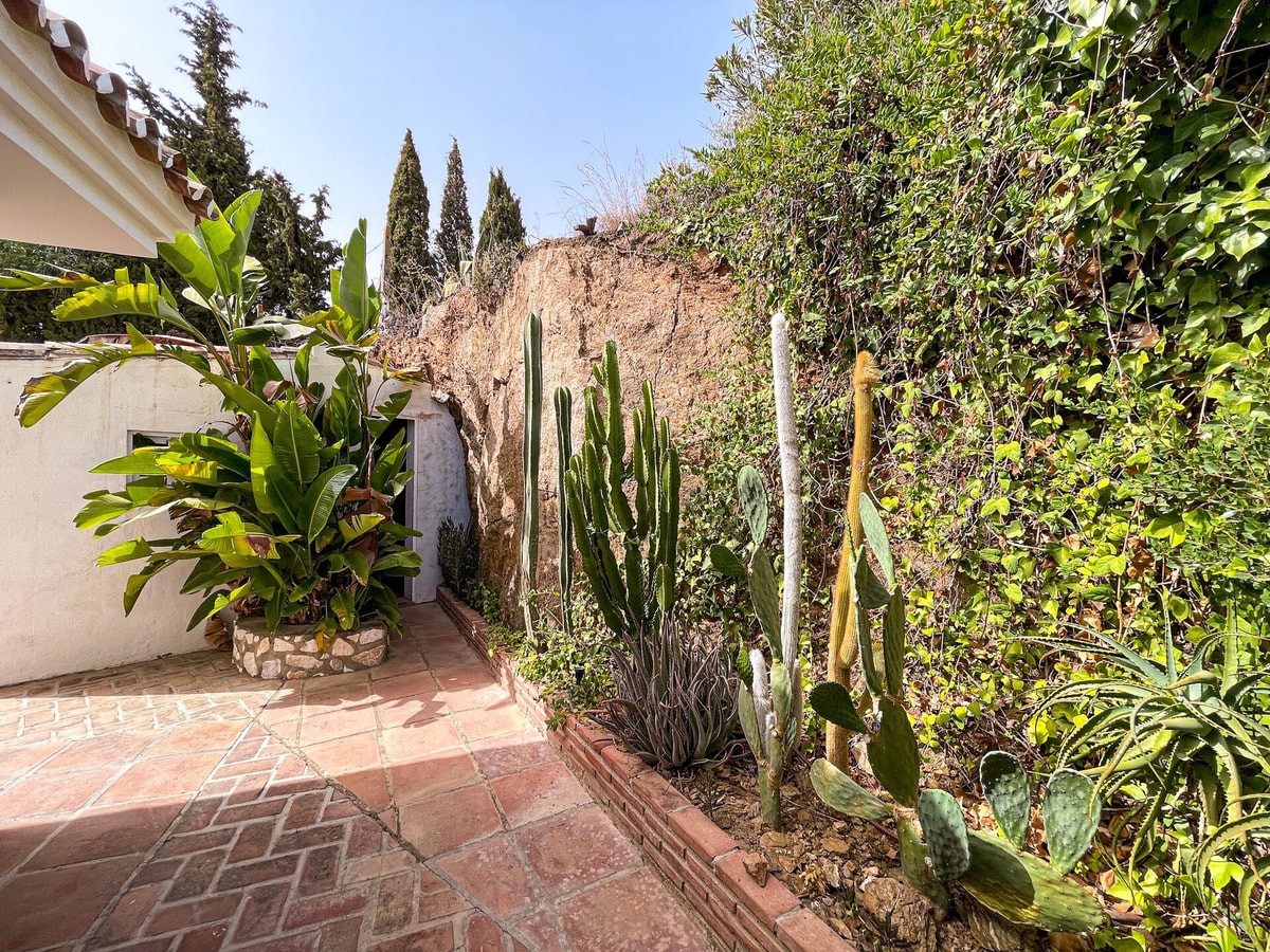 ROSA BLANCA · Rosa Blanca- private heated pool, views 56 LYX homes
