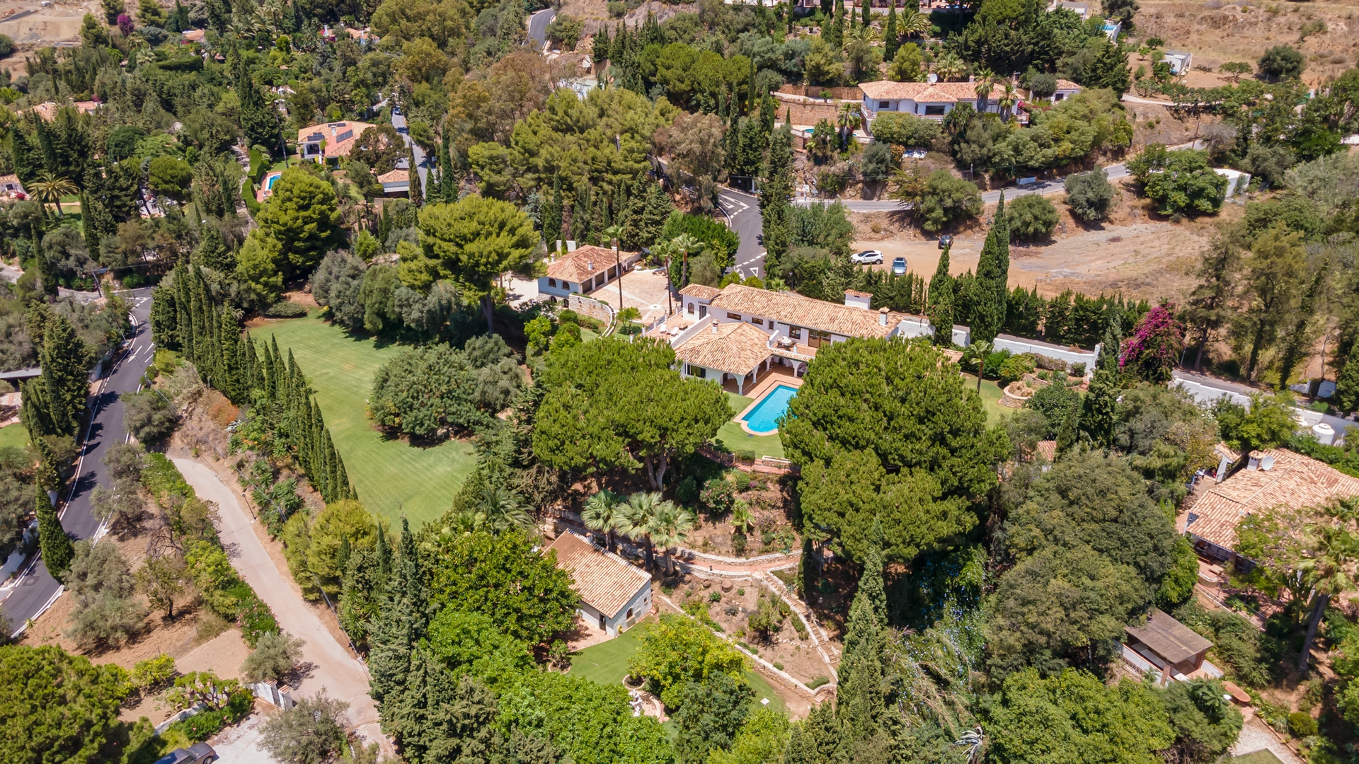 Hacienda El Cazador 16 LYX homes