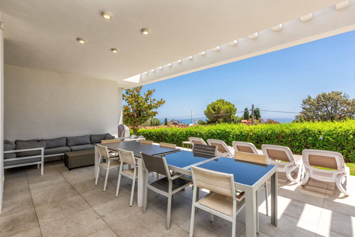 Villa Oasis | Private Pool & Jacuzzi | Sleeps 12 26 LYX homes