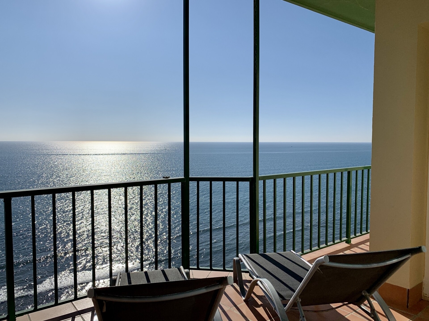 Seafront apartment with panoramic sea views 7 LYX homes