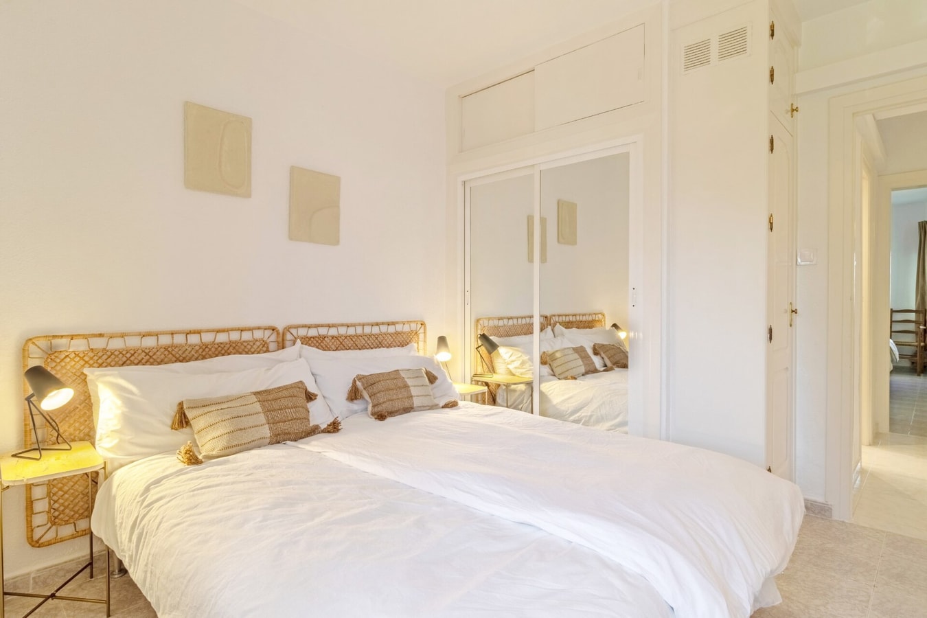 Castle & Sea Retreat: Stunning Views by Castle 16 LYX homes