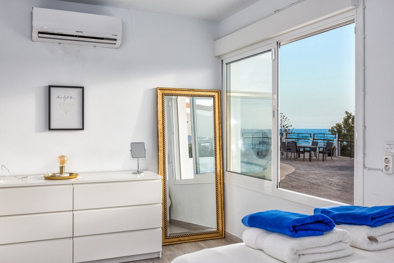 Nogali - Private heated pool-BBQ-sea view-parking 88 LYX homes